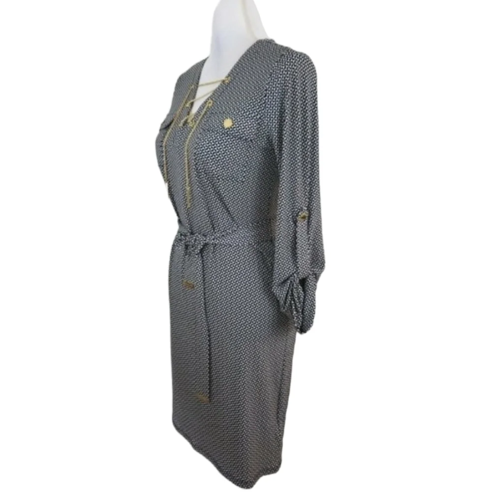 Michael Kors ~ Woman Size XS~ White/Black Long Roll Tab Sleeve Dress Stretch.